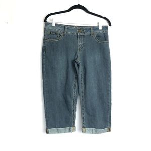 Flavour Blue Denim Roll-Up Knee Length Short. Blue. Size6P. Classy